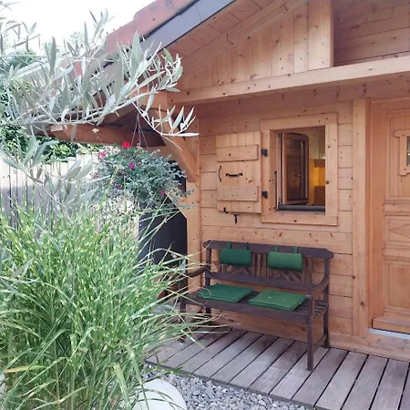 Le Des 3 Ours Homestay *